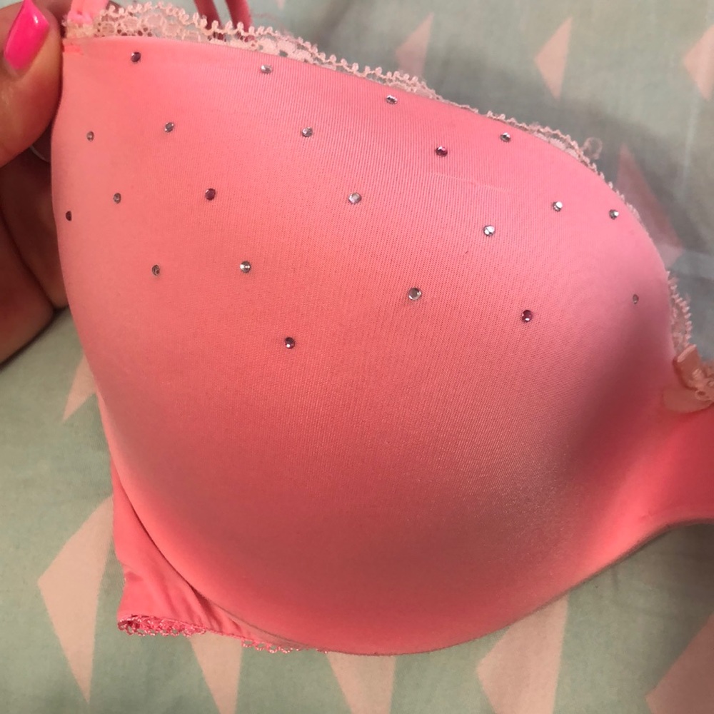 Victoria’s Secret push up bra size 32D